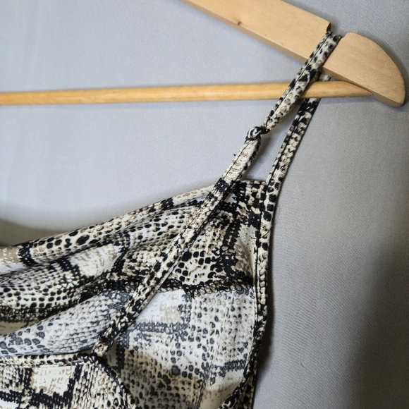 Bebe Sexy Snakeskin Look Dress With Cowl Front Spaghetti Strap Size S - Picture 7 of 10